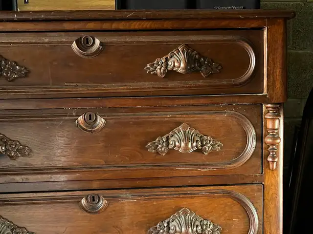 Antique Walnut Victorian Chest of Drawers Moustache Pulls in Arts & Collectibles in City of Toronto - Image 3