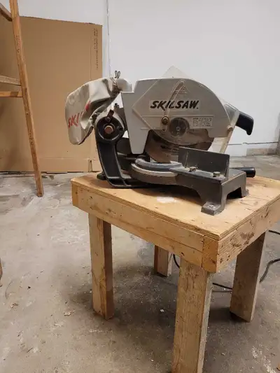 Skilsaw Professional Model 3810 10" Miter Box Saw, View more