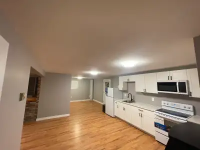 Perfect for one or two people, with a beautiful garden, located in a great neighborhood—close to Sun...