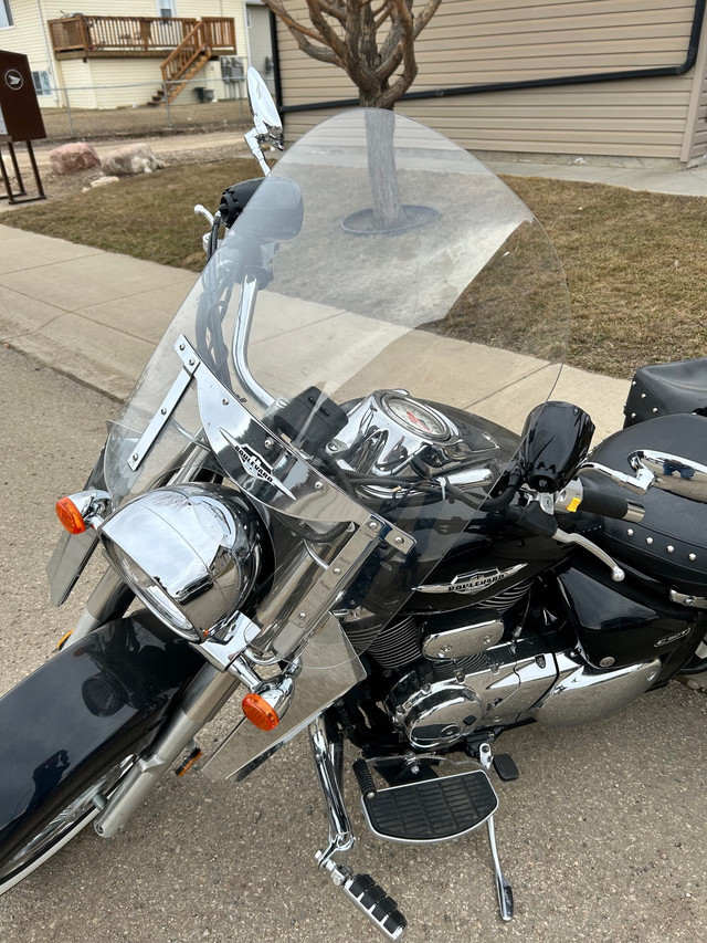 2005 Suzuki boulevard 800 in Street, Cruisers & Choppers in Saskatoon - Image 4