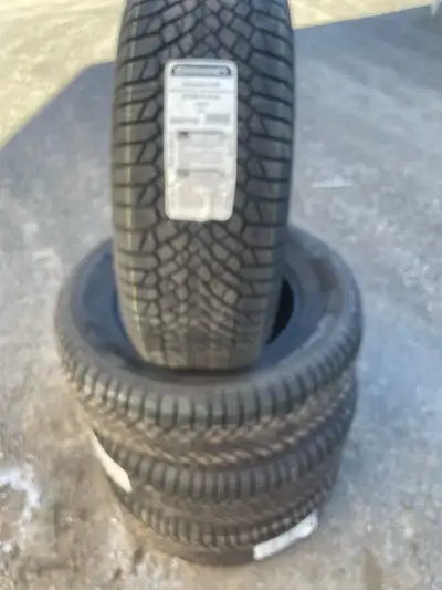 neuf! pneu 275/65r18 continental icecontact xtrm Jamais utiliser! Payer 1900$ je laisse pour 1050$ r...
