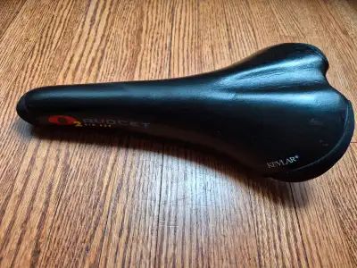 Avocet O2 Air 40r MTB saddle, View more