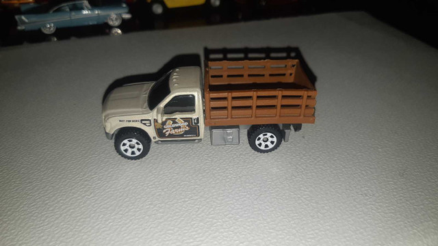 Ford F-350 loose Matchbox mint condition  in Toys & Games in Guelph - Image 2