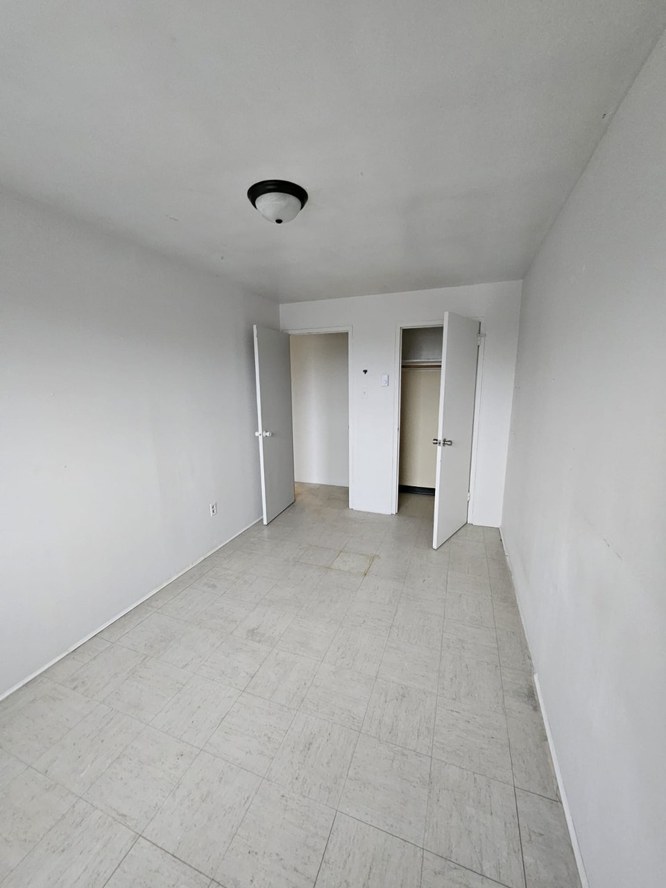 Apartment for Rent in Port Credit – Prime Location 5