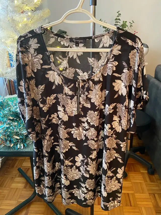 New size 3X ladies top in Women's - Tops & Outerwear in Peterborough - Image 2