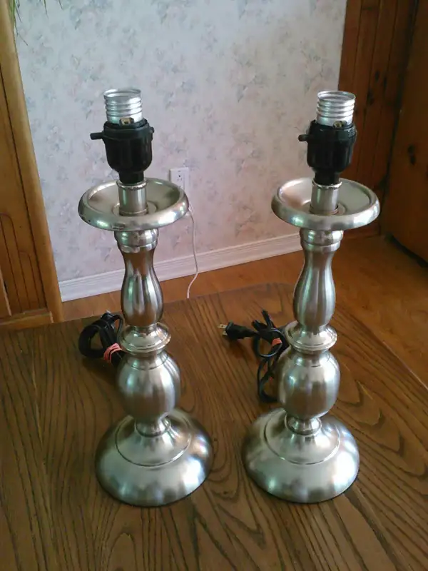 Lamps, set of 2 . . . $25.00 for the pair in Indoor Lighting & Fans in Ottawa - Image 2