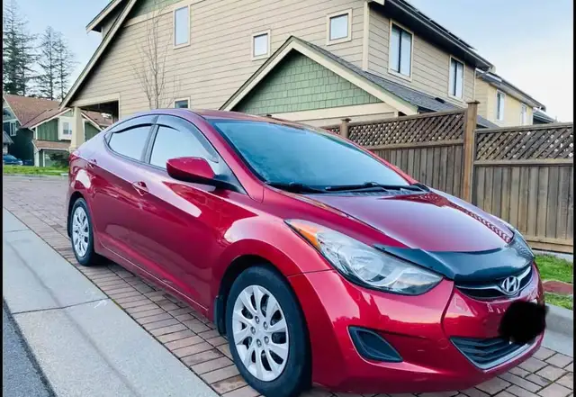 2012 Hyundai Elantra in good condition in Cars & Trucks in Victoria - Image 2