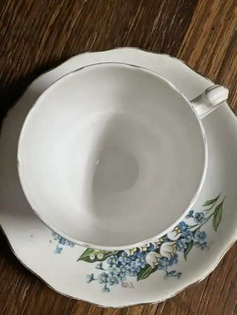 Collectible - Vintage - Teacup and Saucer in Arts & Collectibles in Ottawa - Image 3