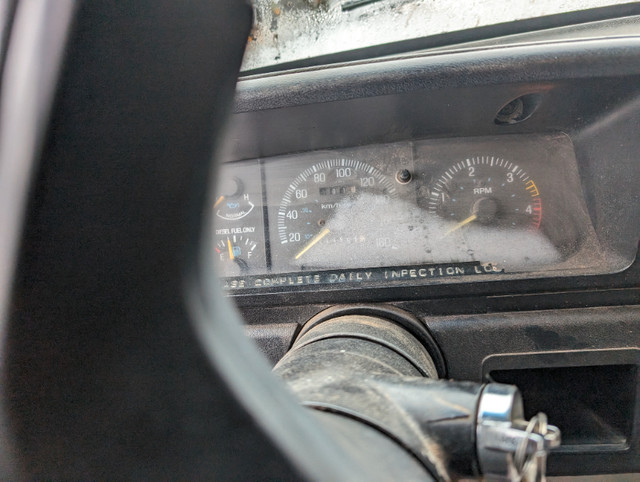 1989 1 ton dump truck in Heavy Trucks in Cape Breton - Image 3