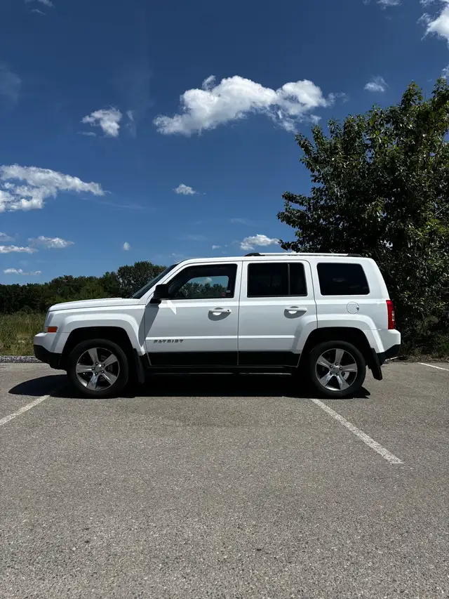 2016 Jeep Patriot High altitude dans Autos et camions dans Calgary - Image 3