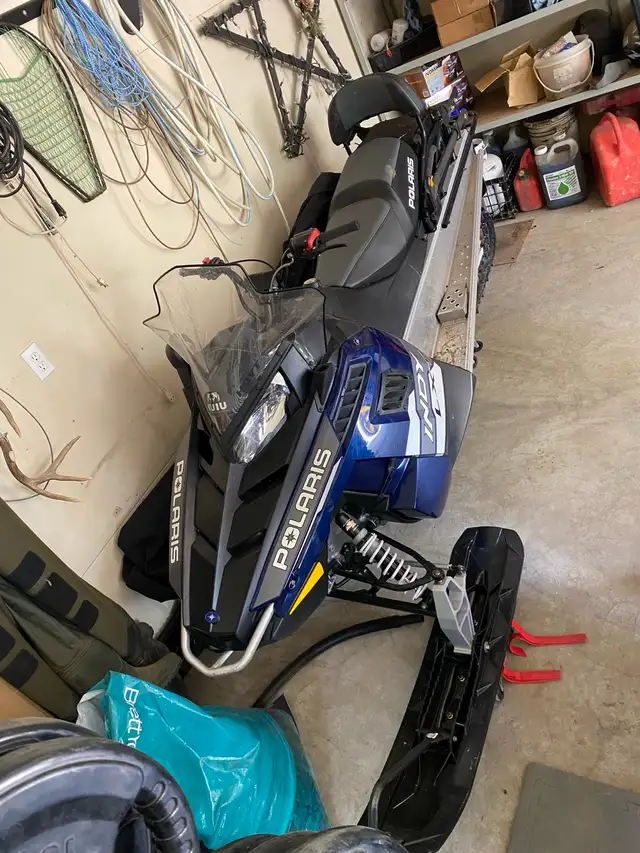 2015 Polaris Indy LXT 550 - 1,900 km, 2-Up Touring