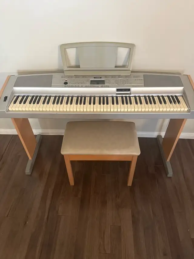 Yamaha Portable Grand DGX-500 in Pianos & Keyboards in Calgary - Image 2