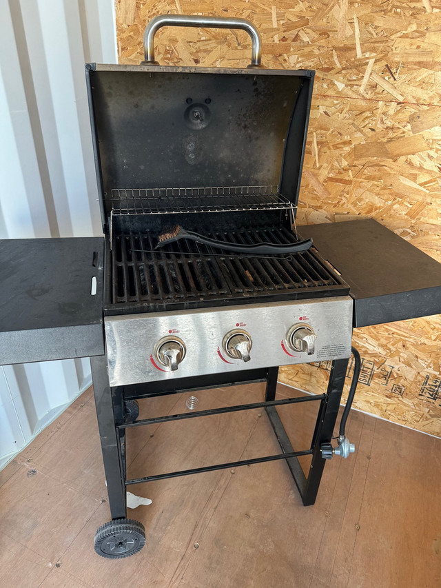 Barbecue  in BBQs & Outdoor Cooking in Medicine Hat - Image 2