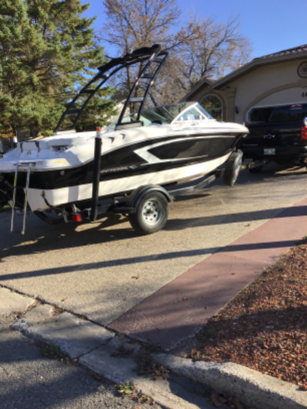 2016 Chaparral H20 19 Sport and Ski Boat in Powerboats & Motorboats in Regina - Image 4