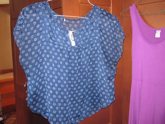 size 12/14 or  XS  5 piece lot Old Navy dresses in Kids & Youth in Oshawa / Durham Region - Image 7