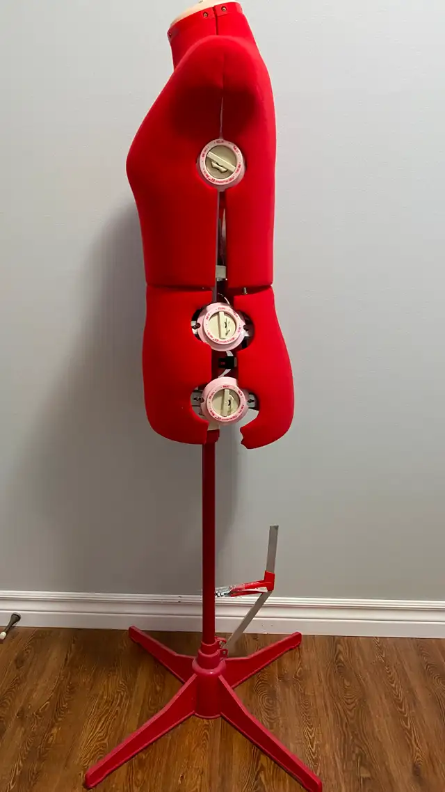 singer dress form in Hobbies & Crafts in Bathurst - Image 3