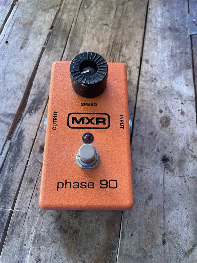 MXR Phase 90 foot pedal in Amps & Pedals in Belleville - Image 3