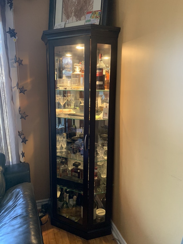 Meuble en bois de coin / Corner Bibliothèques et étagères