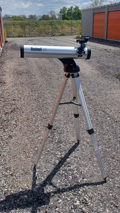 Bushnell NorthStar Reflector Telescope Telescope and legs only. No remote control! Pick up in Wallac...