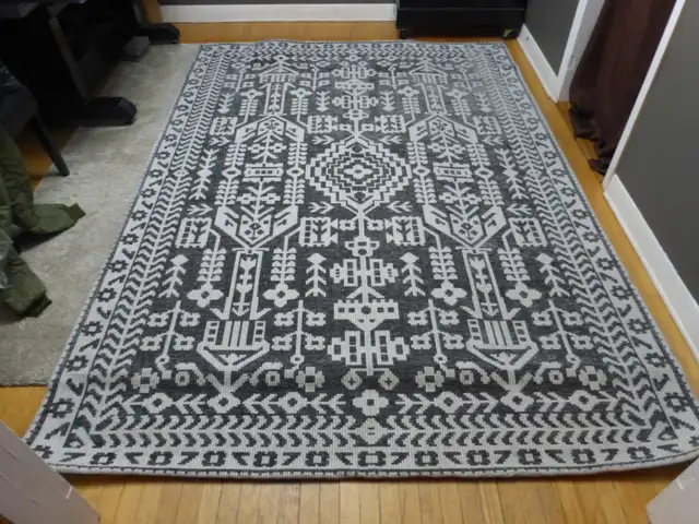 NEW Large Flatweave Southwestern Thick Grey Ivory Area Rug -7x10 in Rugs, Carpets & Runners in Ottawa - Image 2