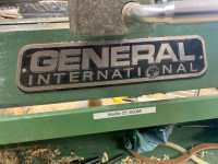 General International wood lathe