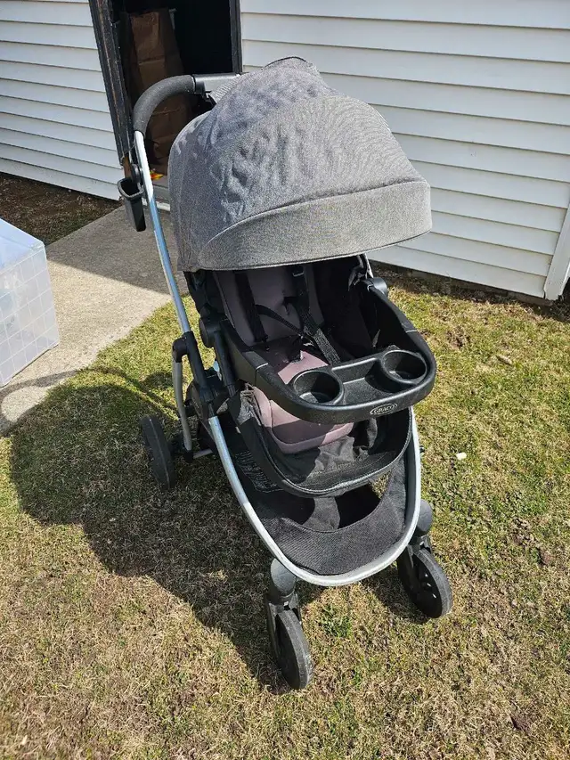 Graco Baby Stroller in Strollers, Carriers & Car Seats in Hamilton - Image 2