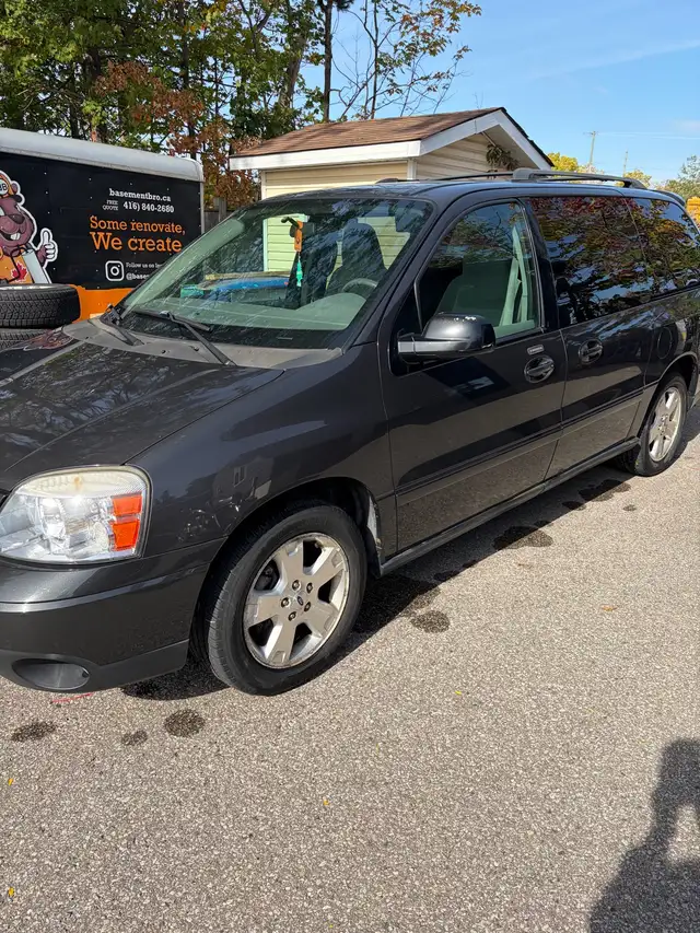 Ford Freestar minivan