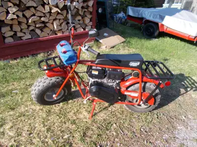 Mini trail tout terrain moteur 4 temps de 200cc Marque Coleman, modèle CT200U Améliorer avec convert...