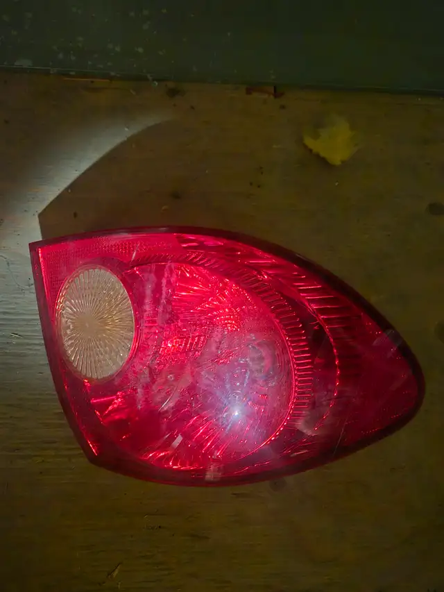 Tail lights587820445446983681