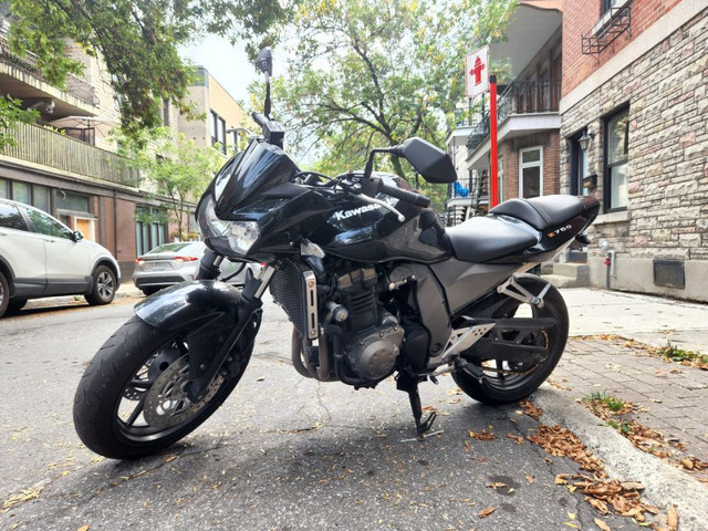 Moto Kawasaki Z750 dans Routières  à Ville de Montréal - Image 2