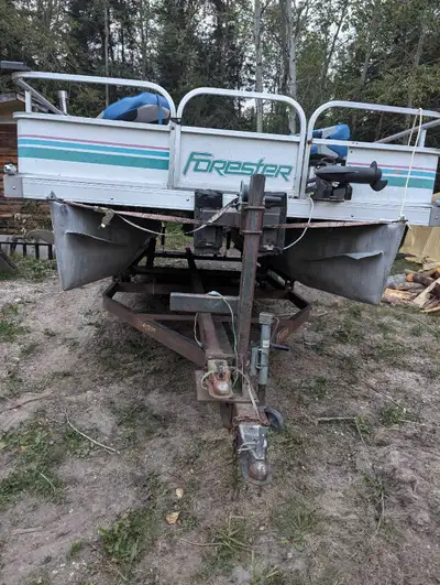 Selling our 19-ft islander pontoon boat. Very good condition. New wheel bearings 75 horse Mercury 2-...