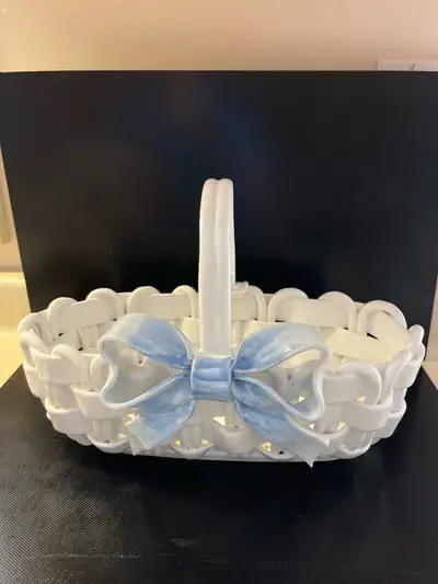 Add a touch of Italian elegance to your home with this used Vietri ceramic basket, featuring a charm...