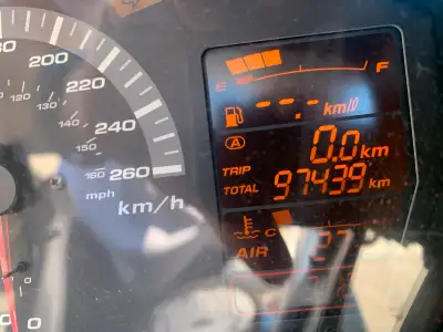 Honda st-1300 2012 97,000km. Pneus frein neuf, batterie un ans,près changement d’huile fait ✔️ donc...