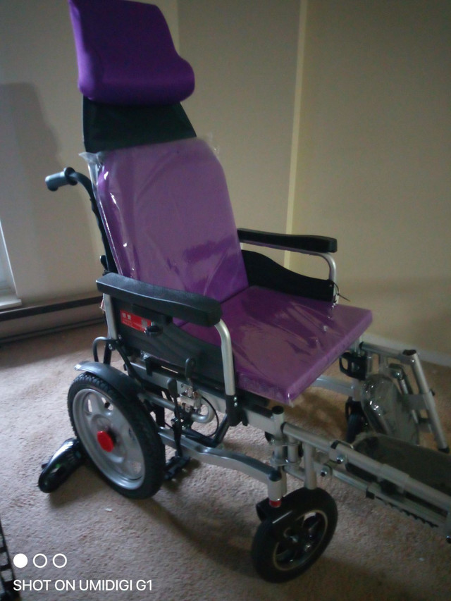 Electric wheelchair  in Other in Ottawa - Image 2