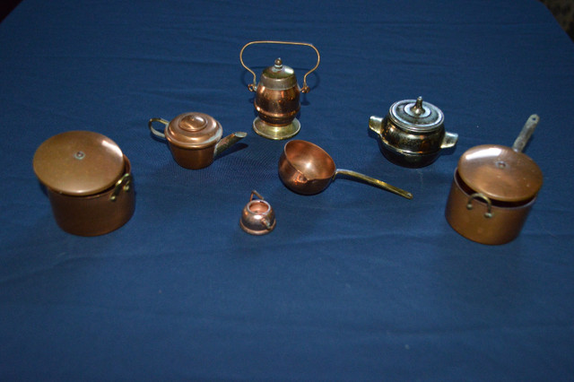 Vintage Minature Copper/Brass Pots! Beautiful Shape!! in Hobbies & Crafts in Hamilton