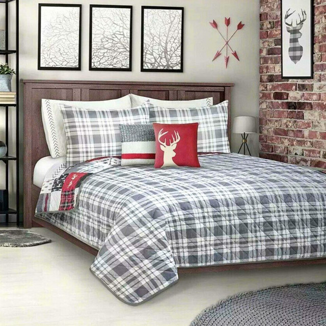 New 3-Piece Reversible Forest Patchwork Quilt • DQ $65 / K $75 in Bedding in North Bay - Image 2