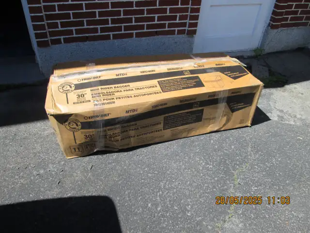 Ensacheuse à gazon, 2 bacs souples , tondeuse à siège, 30 po in Lawnmowers & Leaf Blowers in Longueuil / South Shore - Image 2