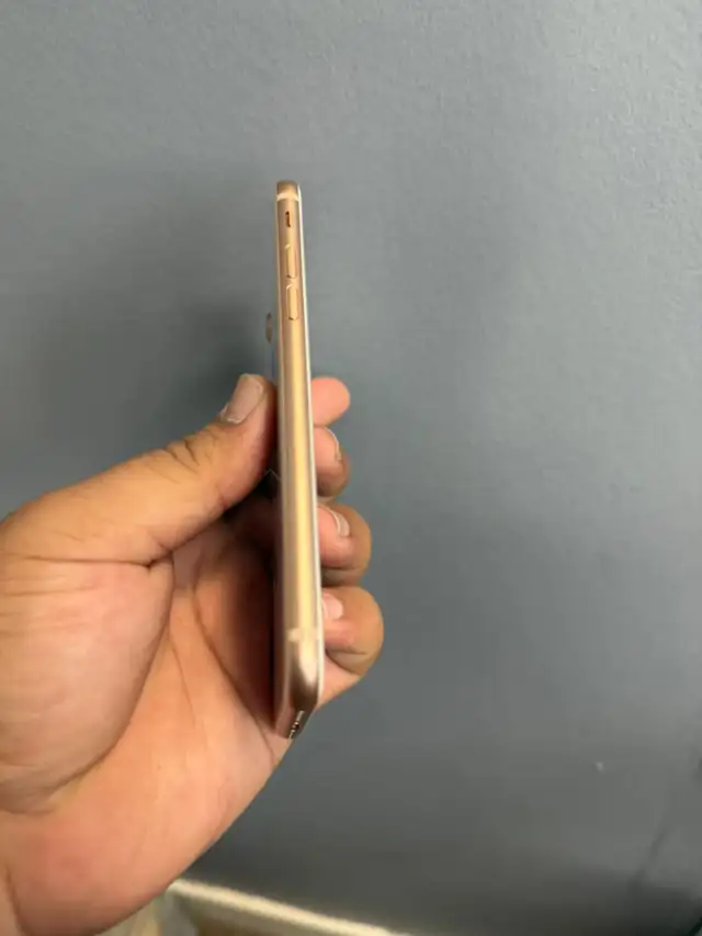 IPhone 8 (64GB) Excellent Condition in Cell Phones in Vancouver - Image 5