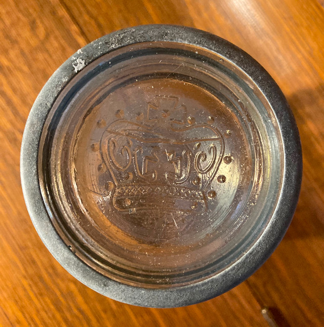 Crown mason jar (1944) in Arts & Collectibles in London - Image 2