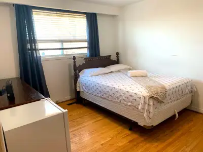 MASTER BEDROOM FOR RENT NEAR YYZ: MARTINGROVE & EGLINTON!!