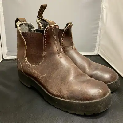 Blundstone Original 500 Boots Leather Womens 9 Vibram Soles, View more