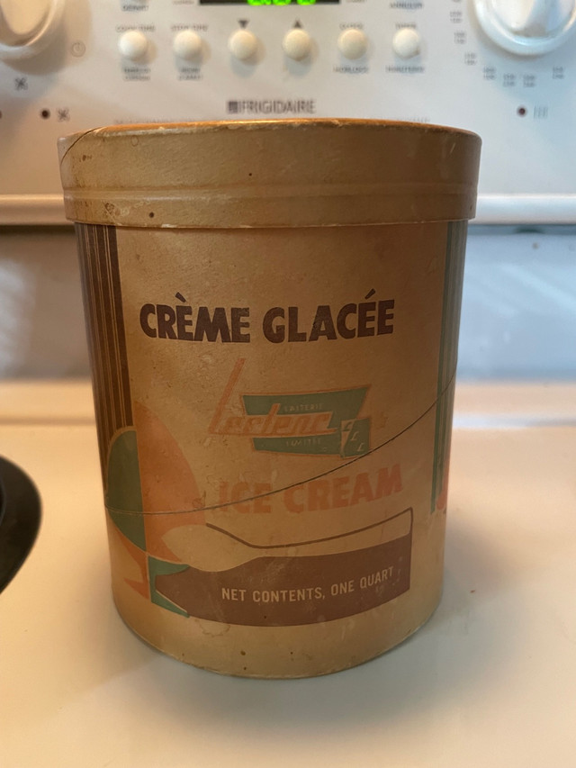 Contenant crème glacée Leclerc  Granby  dans Art et objets de collection  à Longueuil/Rive Sud