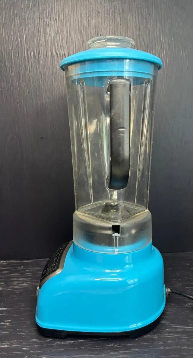 KitchenAid KSB1575CL 5-Speed Crystal Blue Blender in Processors, Blenders & Juicers in City of Toronto - Image 5