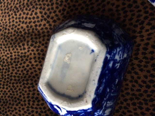 Small blue and white covered dish, $10 in Kitchen & Dining Wares in City of Halifax - Image 3