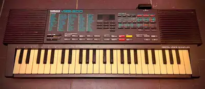 Yamaha VSS-200 sampler synthesizer, View more