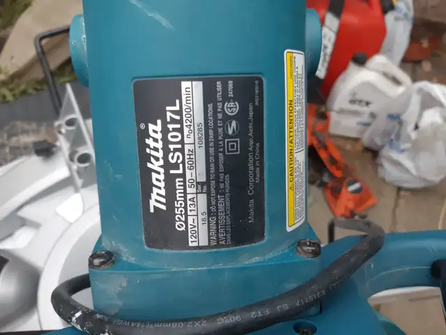 Makita 10"  miter saw62864361137026123