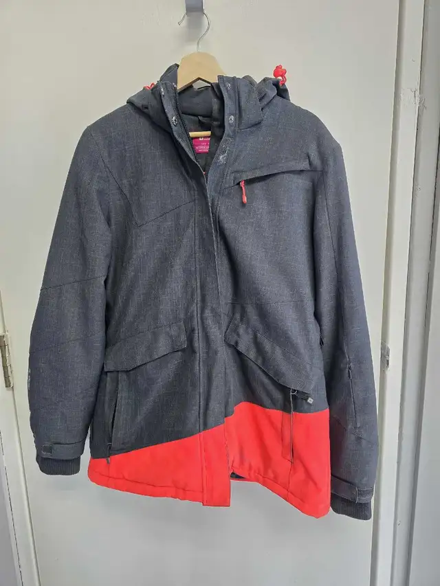 womens winter jacket  in Women's - Tops & Outerwear in Kitchener / Waterloo - Image 4