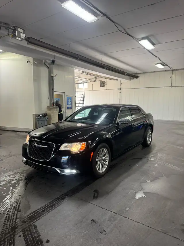 2017 Chrysler 300