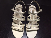 Nine West Cream Colored Sandals - Size 9.5