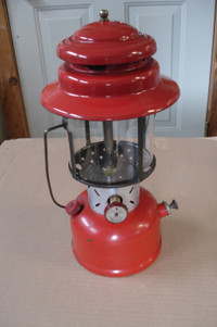 VINTAGE COLEMAN # 220E LANTERN